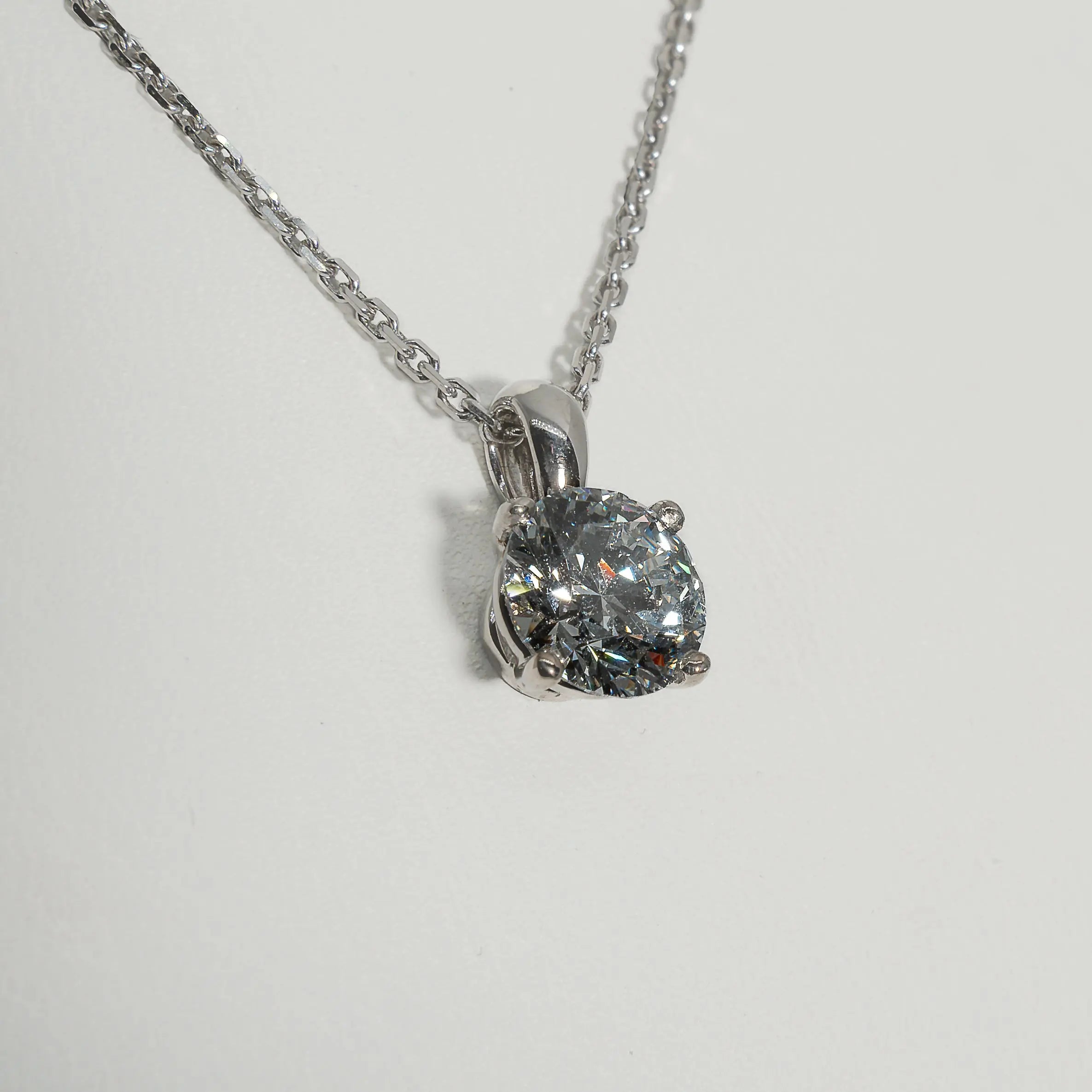Color files/2ct-lab-grown-diamond-pendant-platinum-4246140.jpg