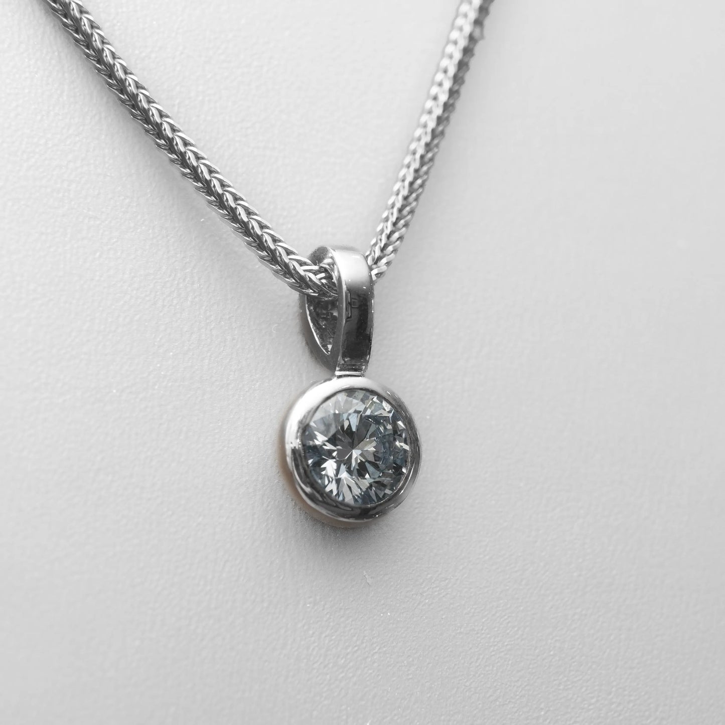 Round Rub-Over 1ct Lab-Grown Diamond Pendant | 18K White Gold Lester & Brown