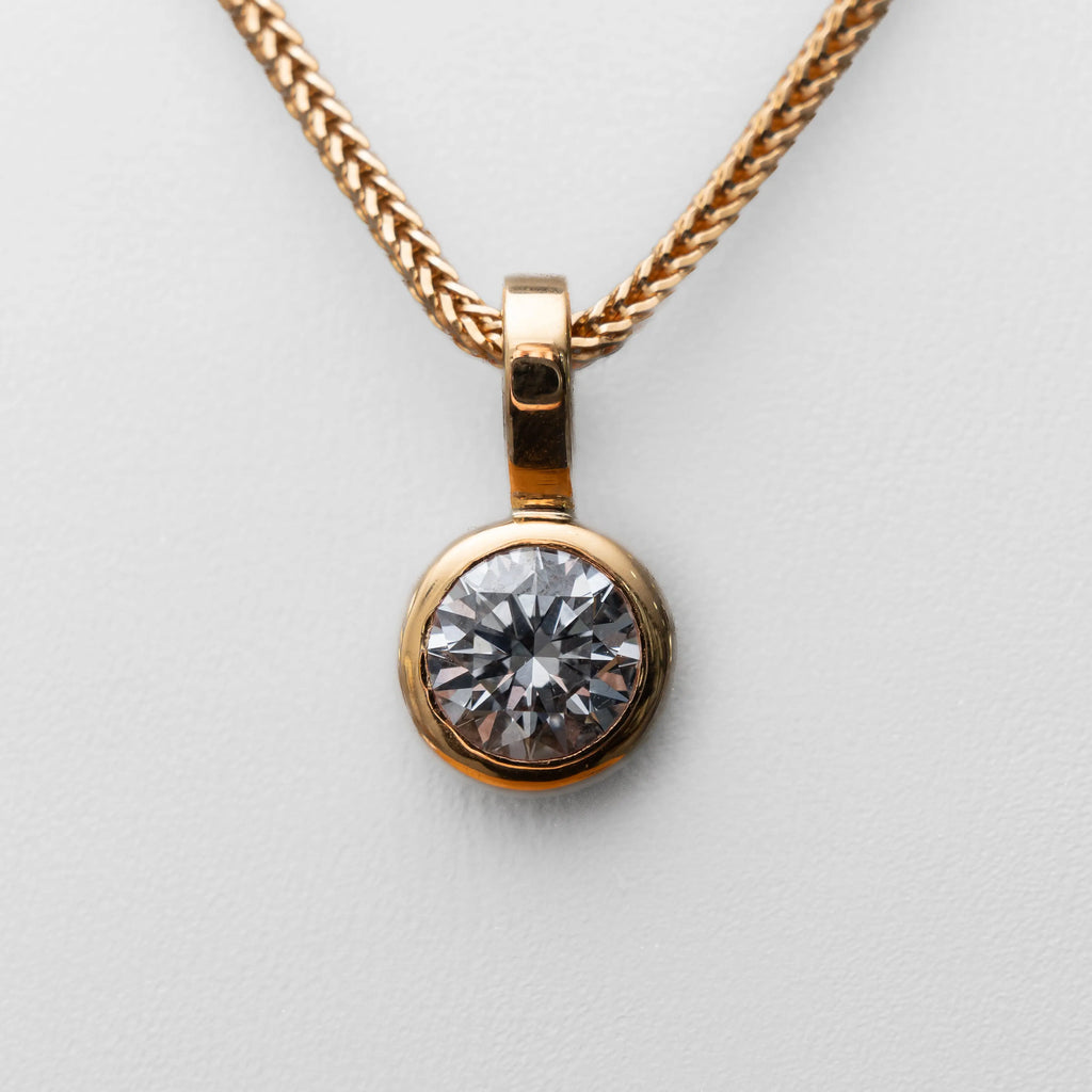 Round Rub-Over 1ct Lab-Grown Diamond Pendant | 18K Yellow Gold Lester & Brown
