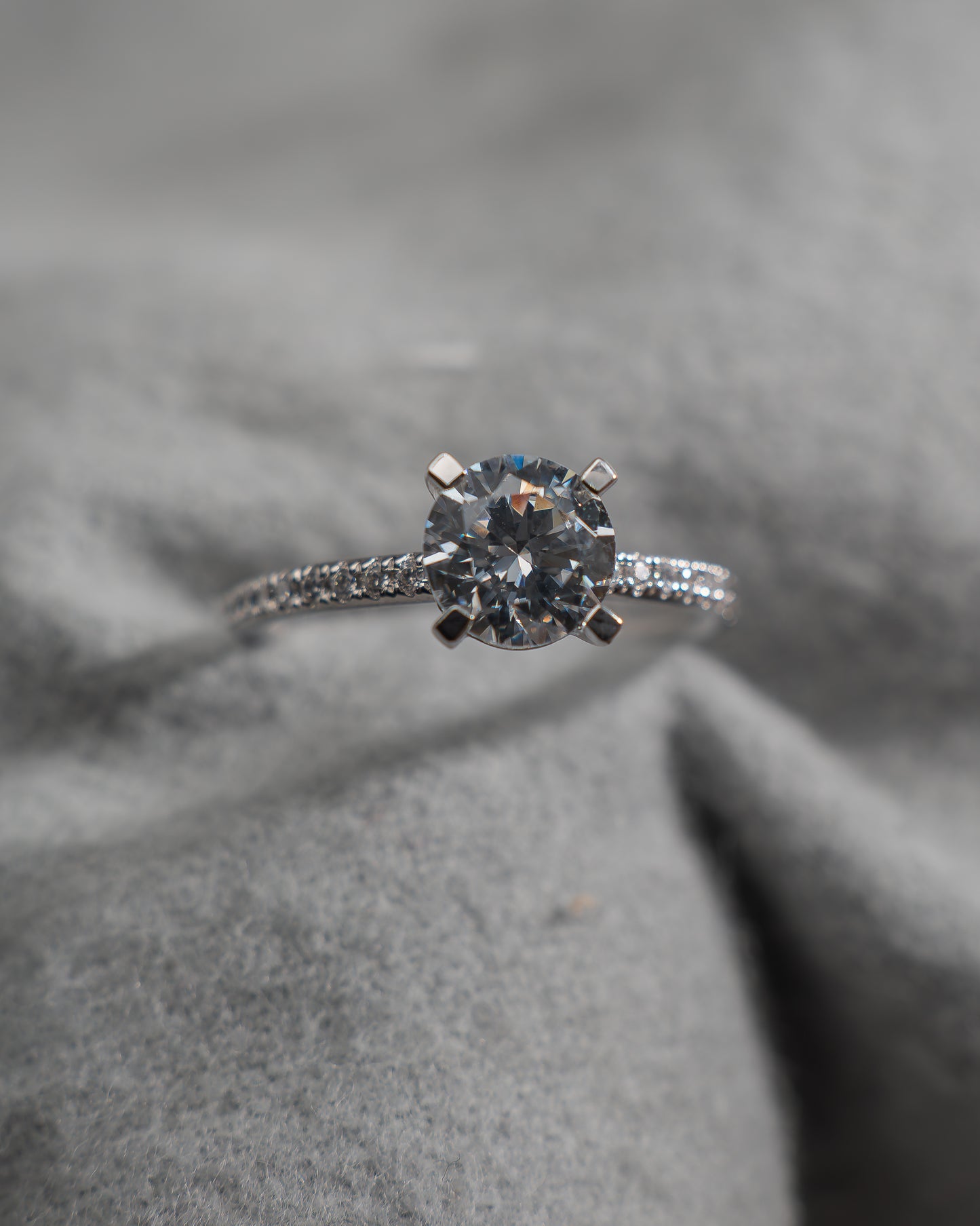 Round White Gold Lab Grown Diamond Set Shoulders