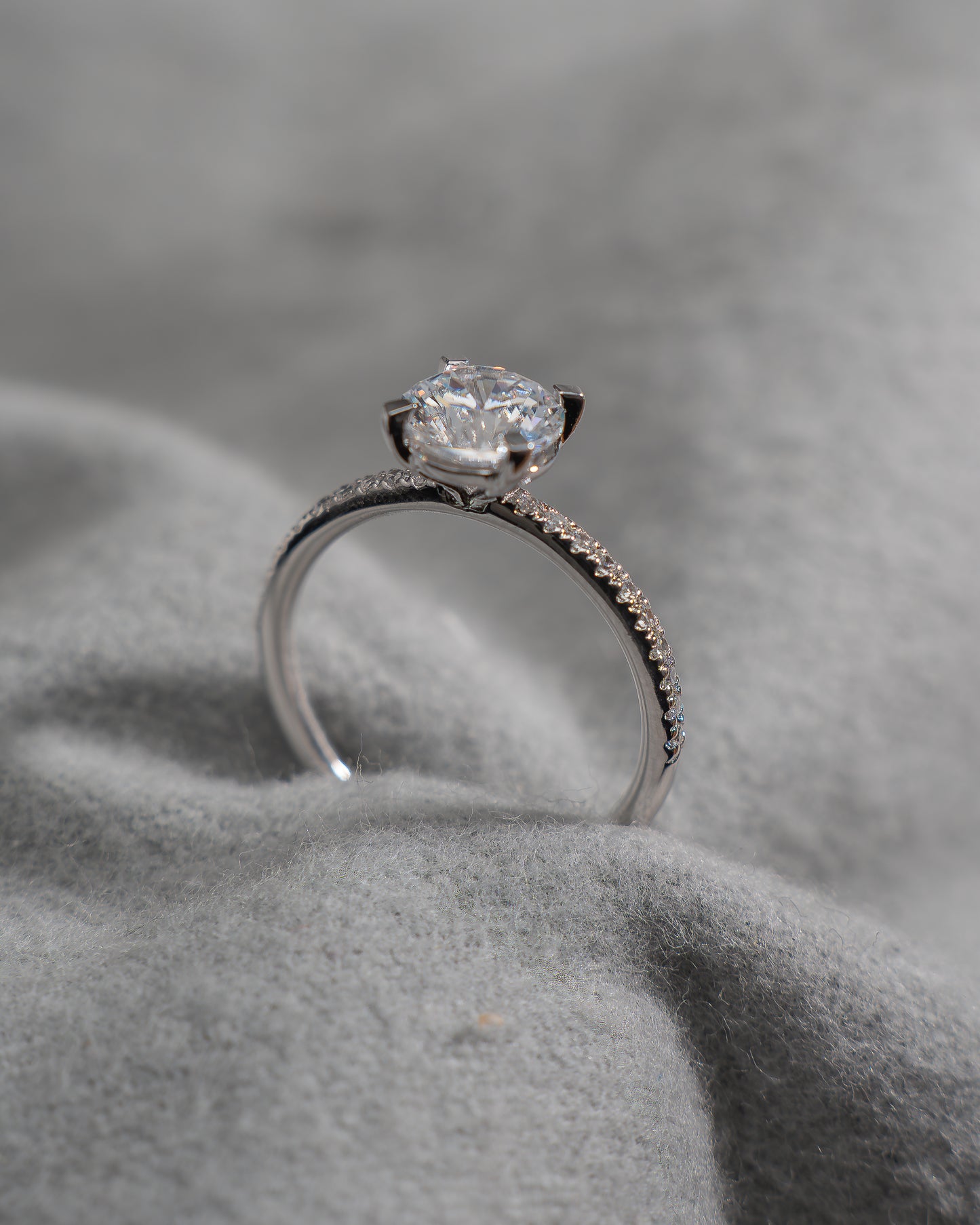 Round White Gold Lab Grown Diamond Set Shoulders