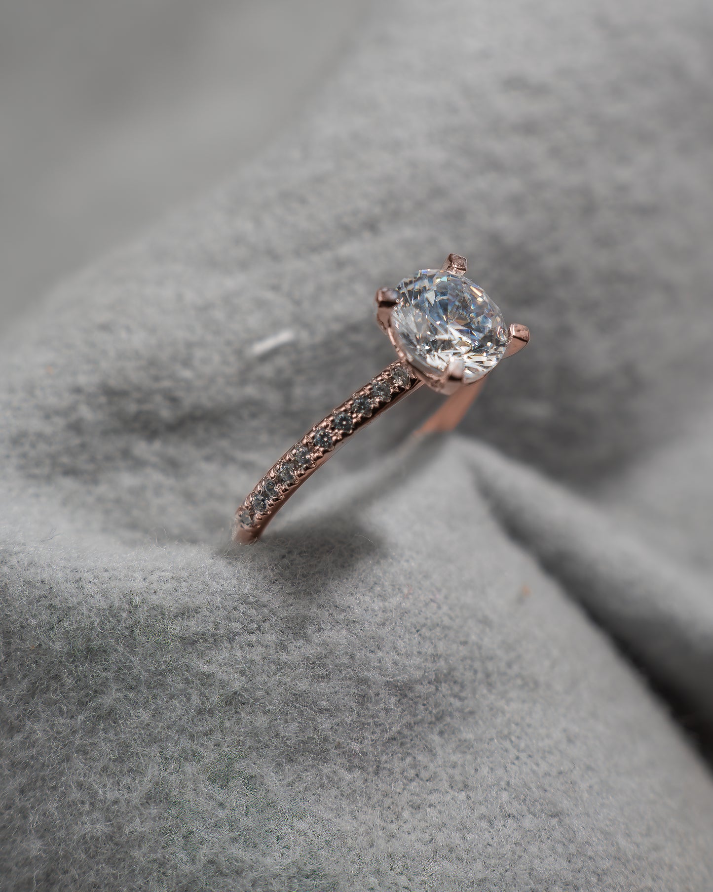 Round Rose Gold Lab Grown Diamond Set Shoulders