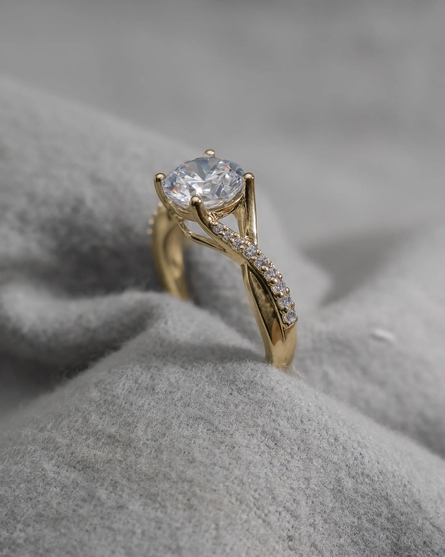 Round 18K Yellow Gold Lab Grown Diamond Set Shoulders My Store
