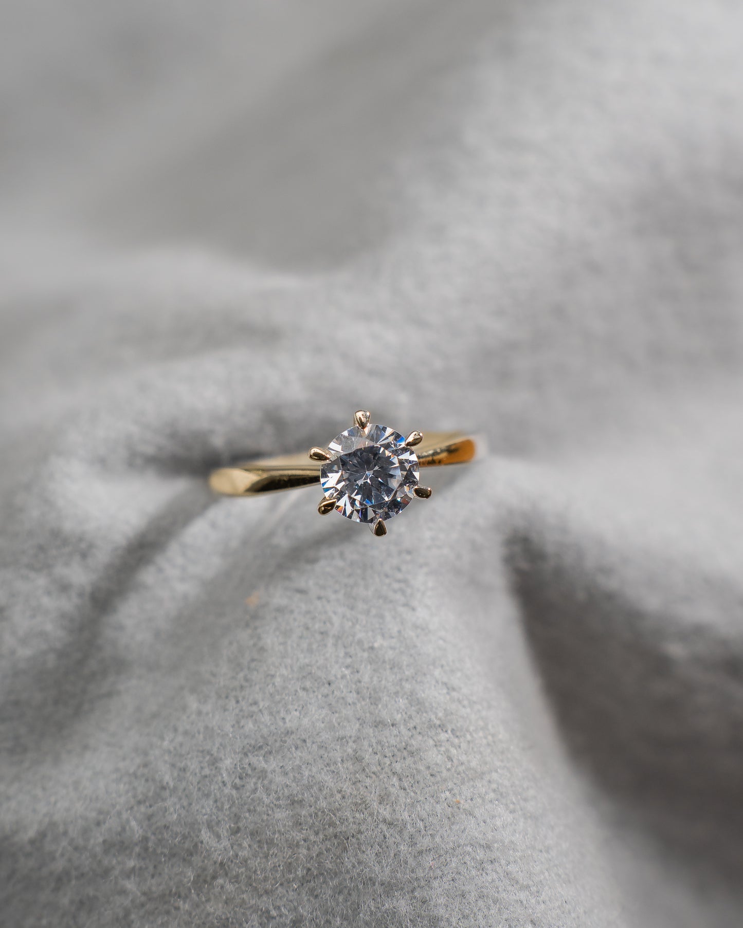 Round Yellow Gold Lab Grown Diamond Solitaire
