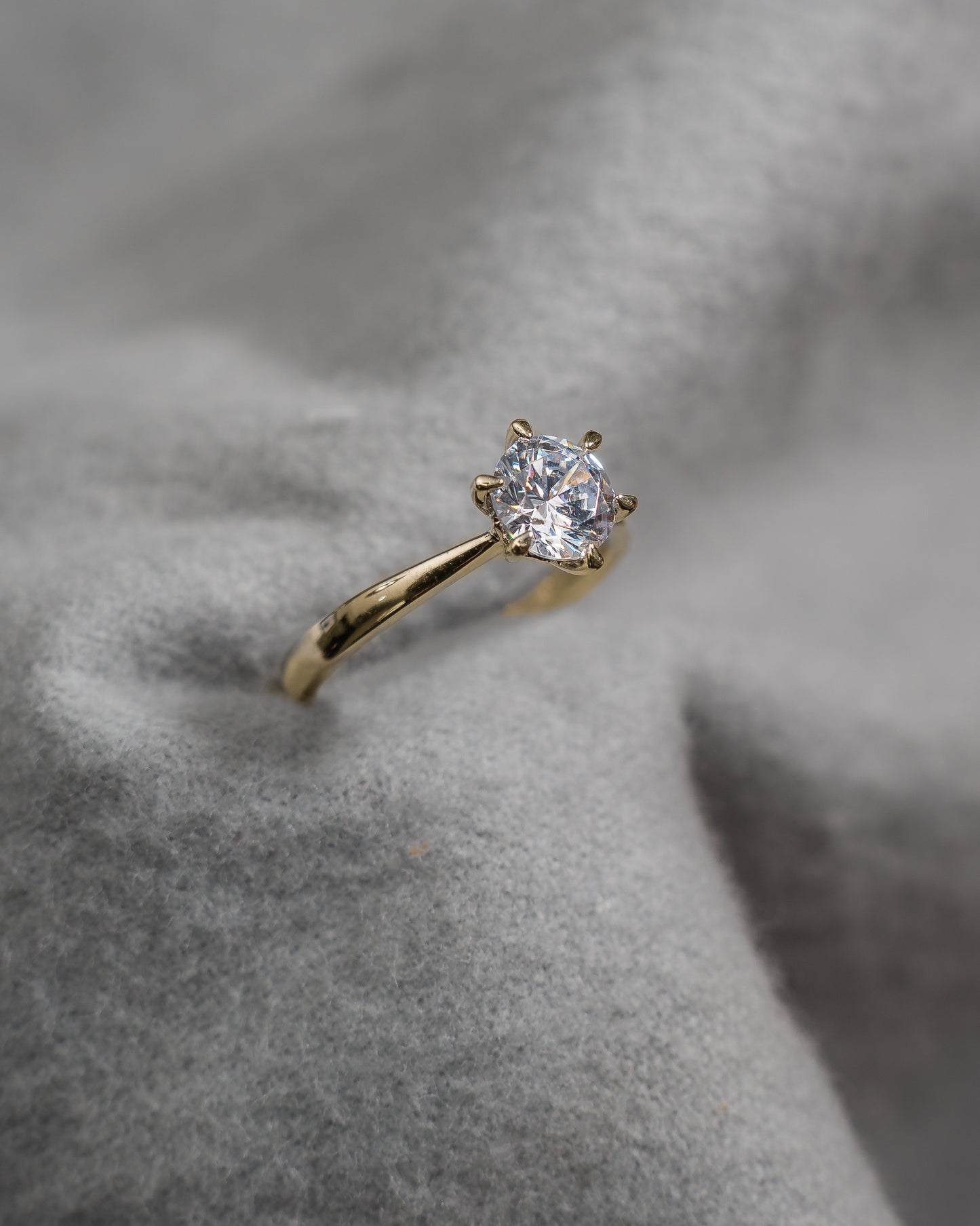 Round Yellow Gold Lab Grown Diamond Solitaire