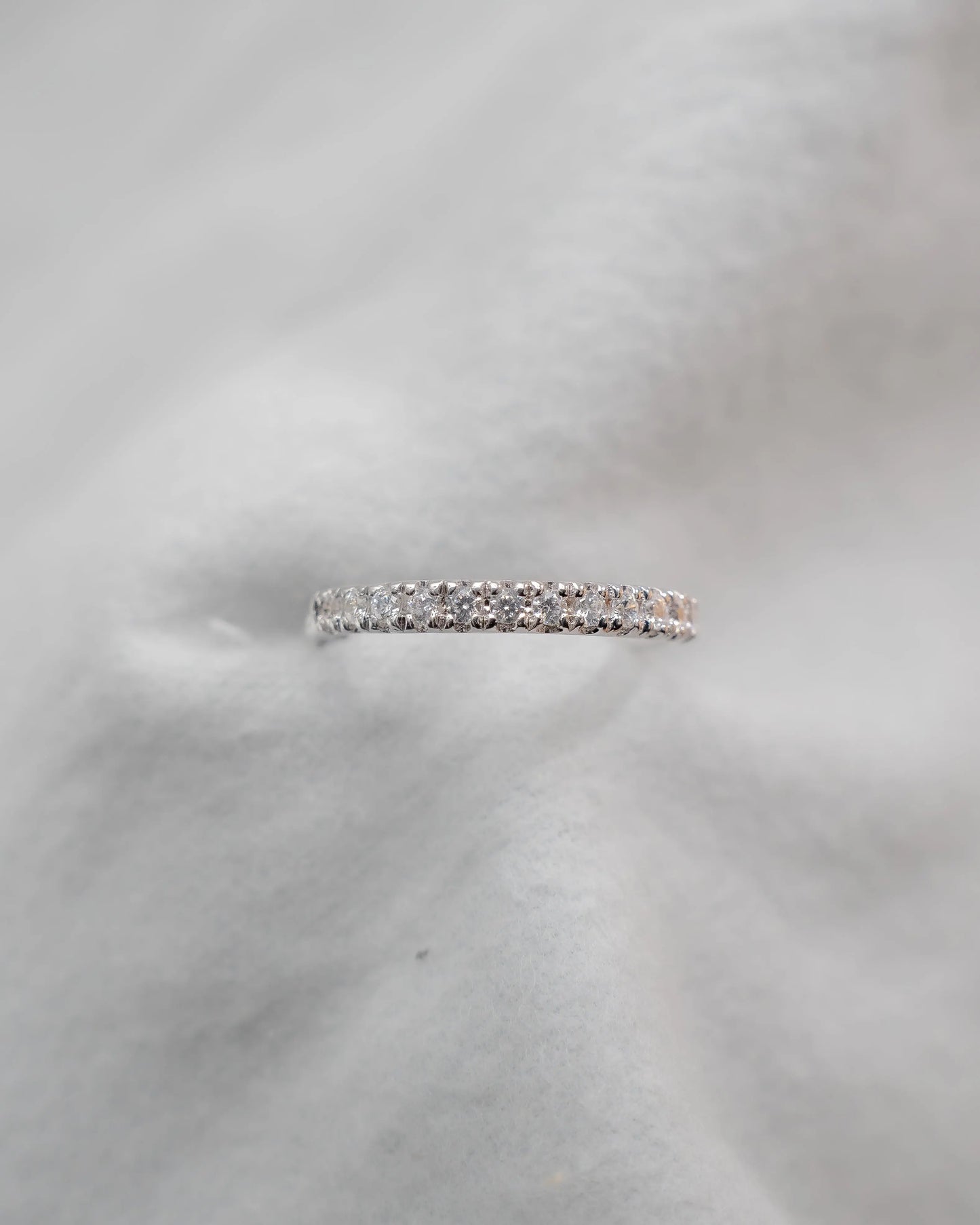 2mm Premium Micro Claw 50% - Lab-grown Diamond | Platinum Lester & Brown