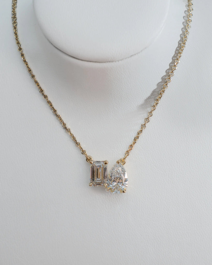 Toi Et Moi | Emerald & Pear Lab-Grown Diamond Pendant - 18k Yellow Gold Lester & Brown