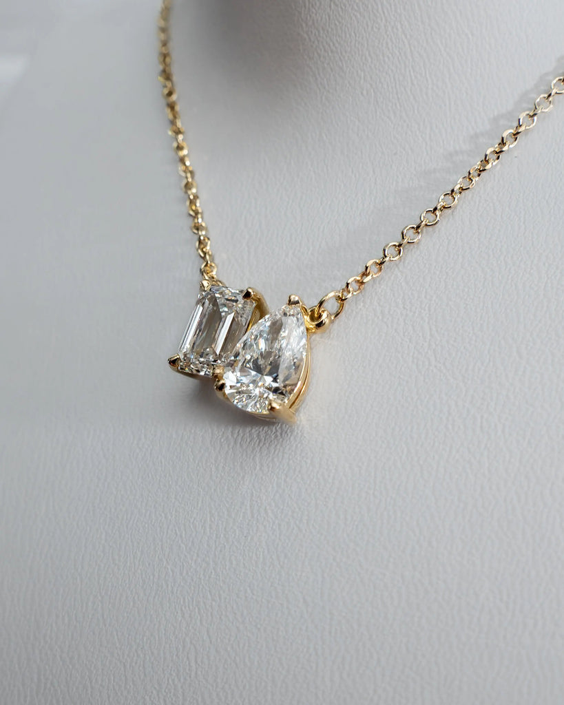 Toi Et Moi | Emerald & Pear Lab-Grown Diamond Pendant - 18k Yellow Gold Lester & Brown