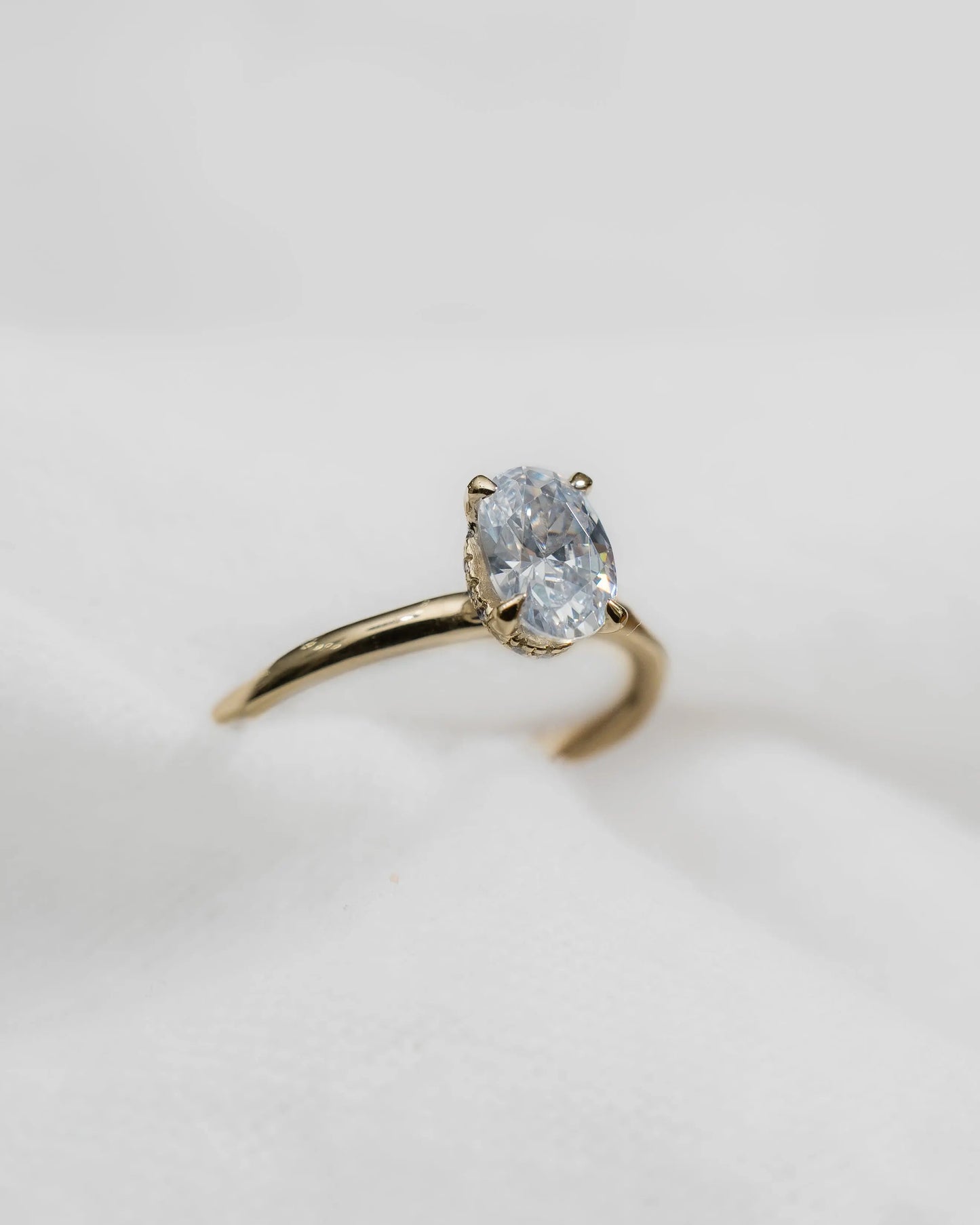 Oval Yellow Gold Lab Grown Diamond (Hidden Halo) - Lester & Brown