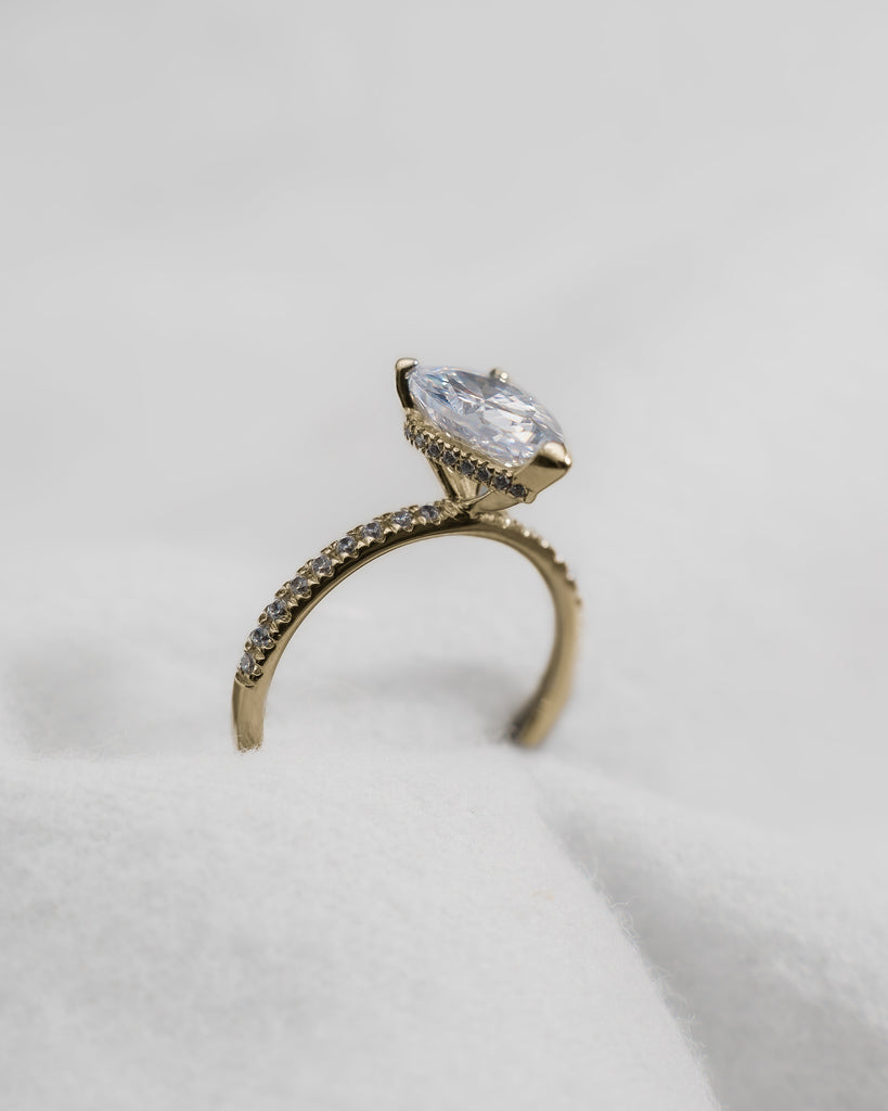 Pear 18K Yellow Gold Lab Grown Diamond Set Shoulders (Hidden Halo) - Lester & Brown