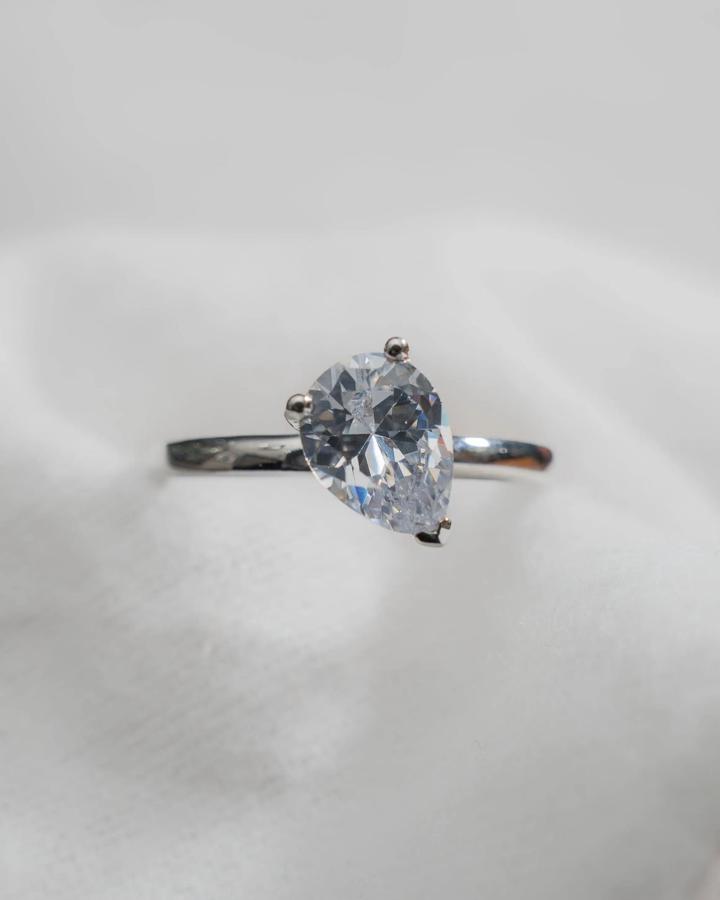 Pear Platinum Lab Grown Diamond Solitaire - Lester & Brown