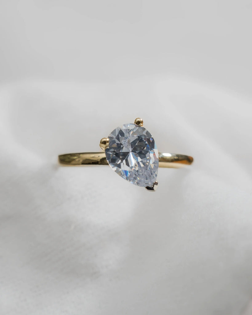 Pear Yellow Gold Lab Grown Diamond Solitaire - Lester & Brown
