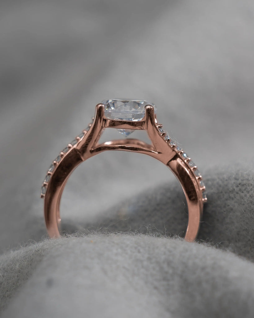 Round 18K Rose Gold Lab Grown Diamond Set Shoulders - Lester & Brown