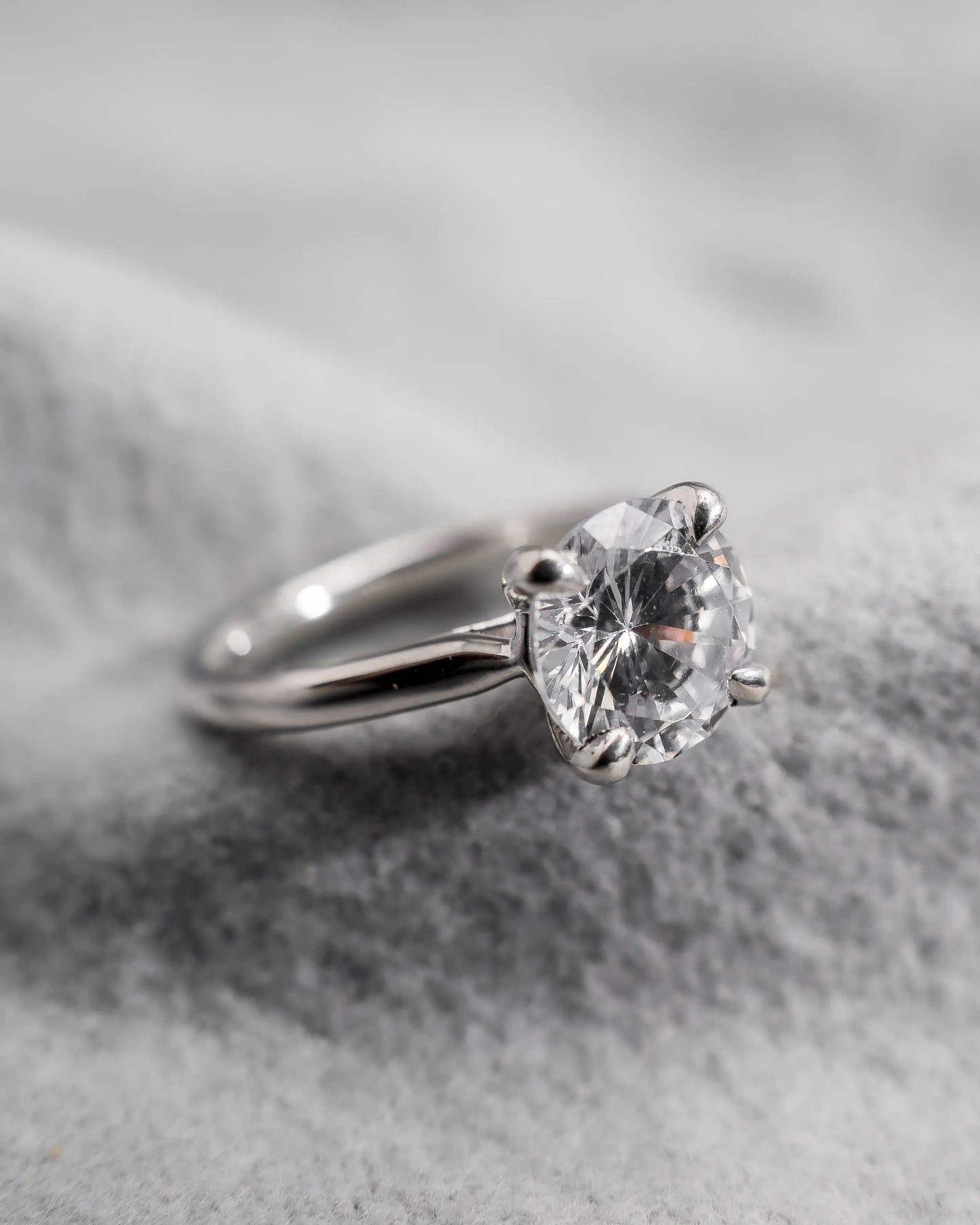 Round Platinum Lab Grown Diamond Solitaire - Lester & Brown