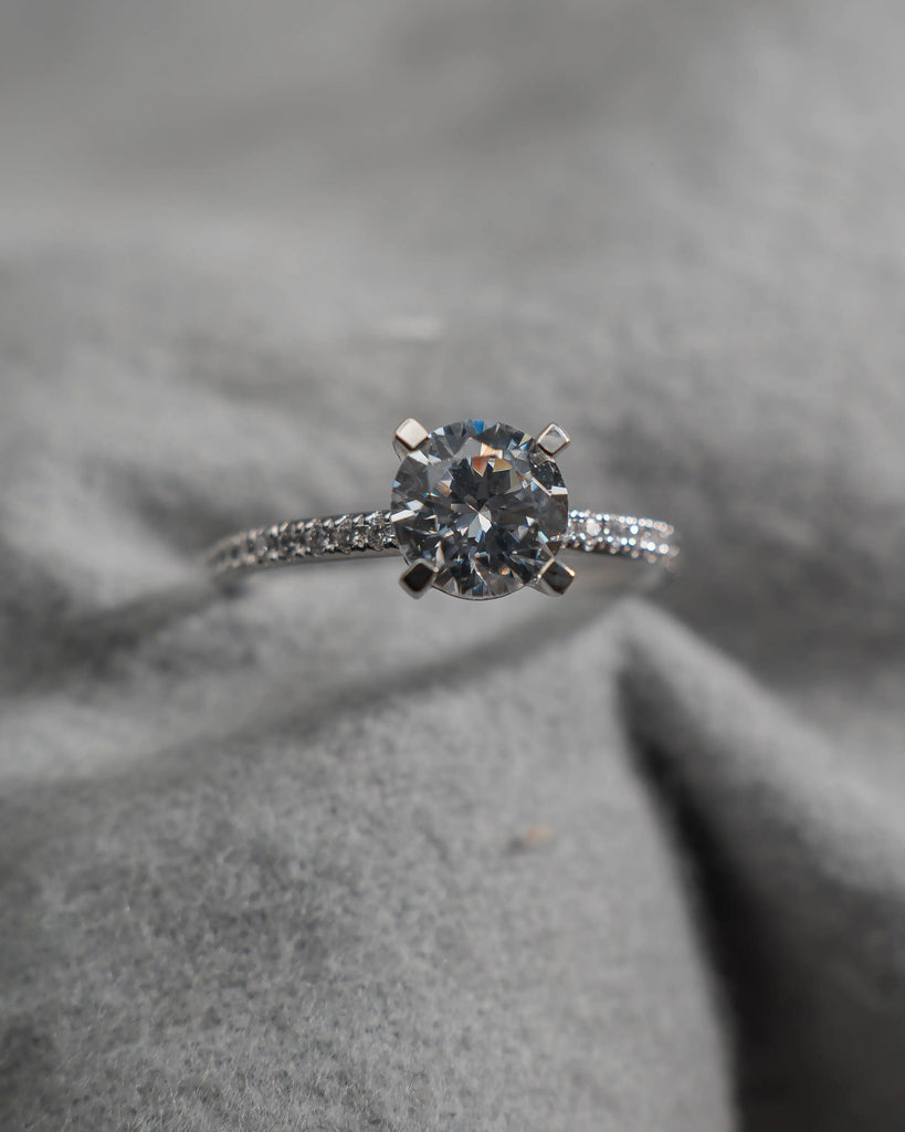 Round White Gold Lab Grown Diamond Set Shoulders - Lester & Brown