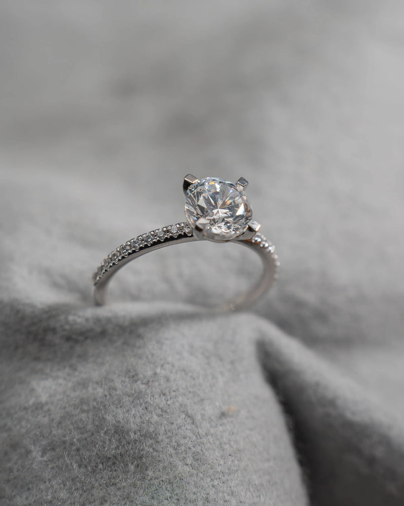 Round White Gold Lab Grown Diamond Set Shoulders - Lester & Brown