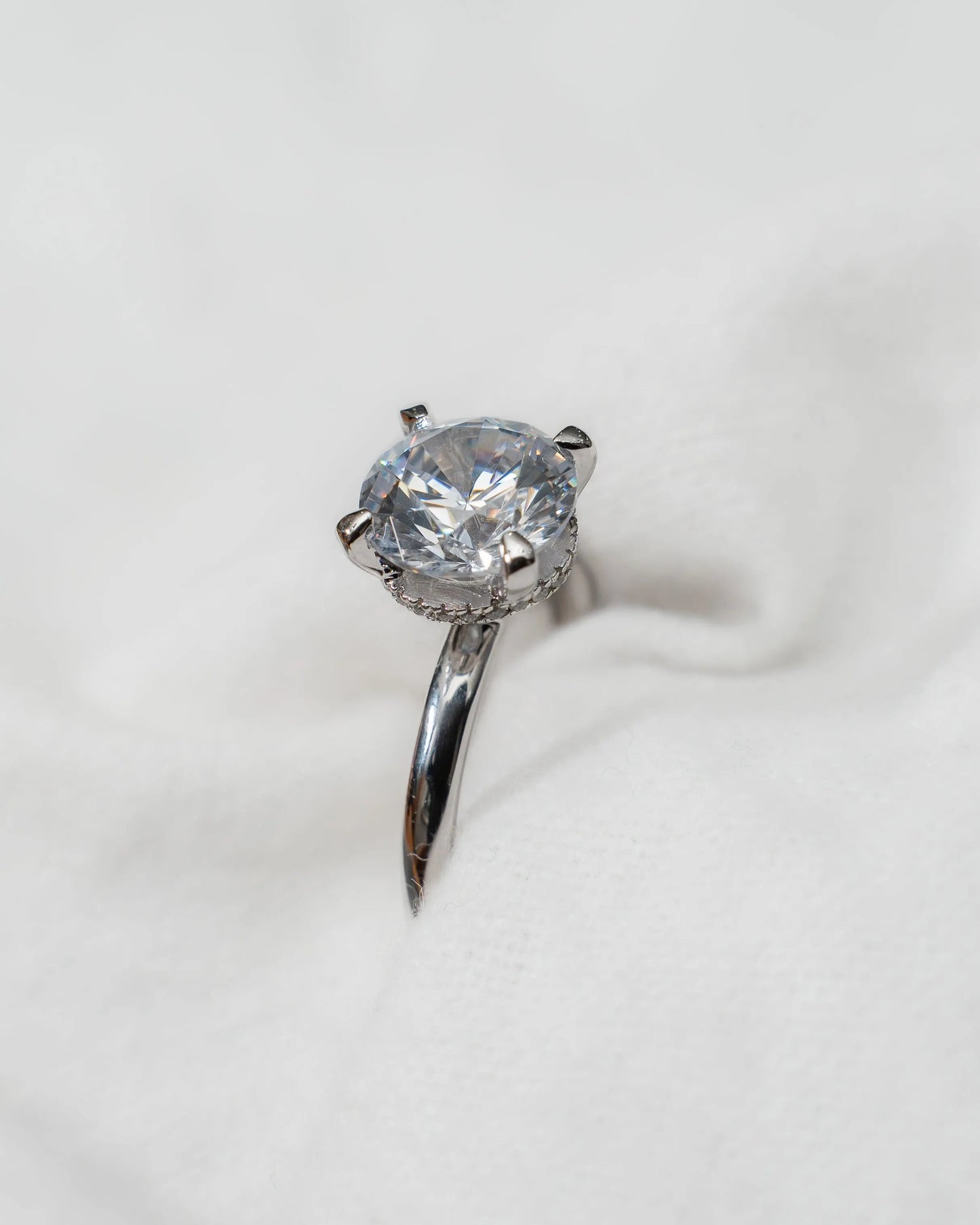 Round White Gold Lab Grown Solitaire (Hidden Halo) - Lester & Brown