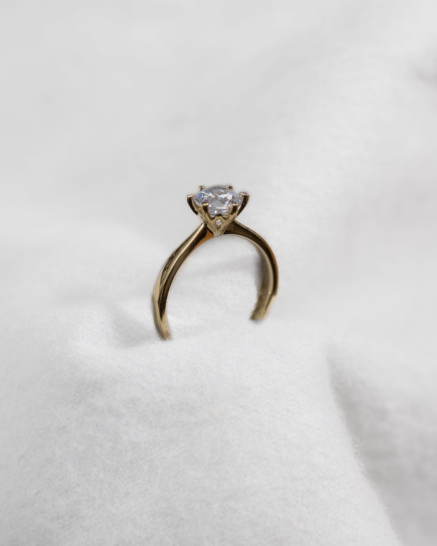 Round Yellow Gold Lab Grown Diamond Solitaire - Lester & Brown
