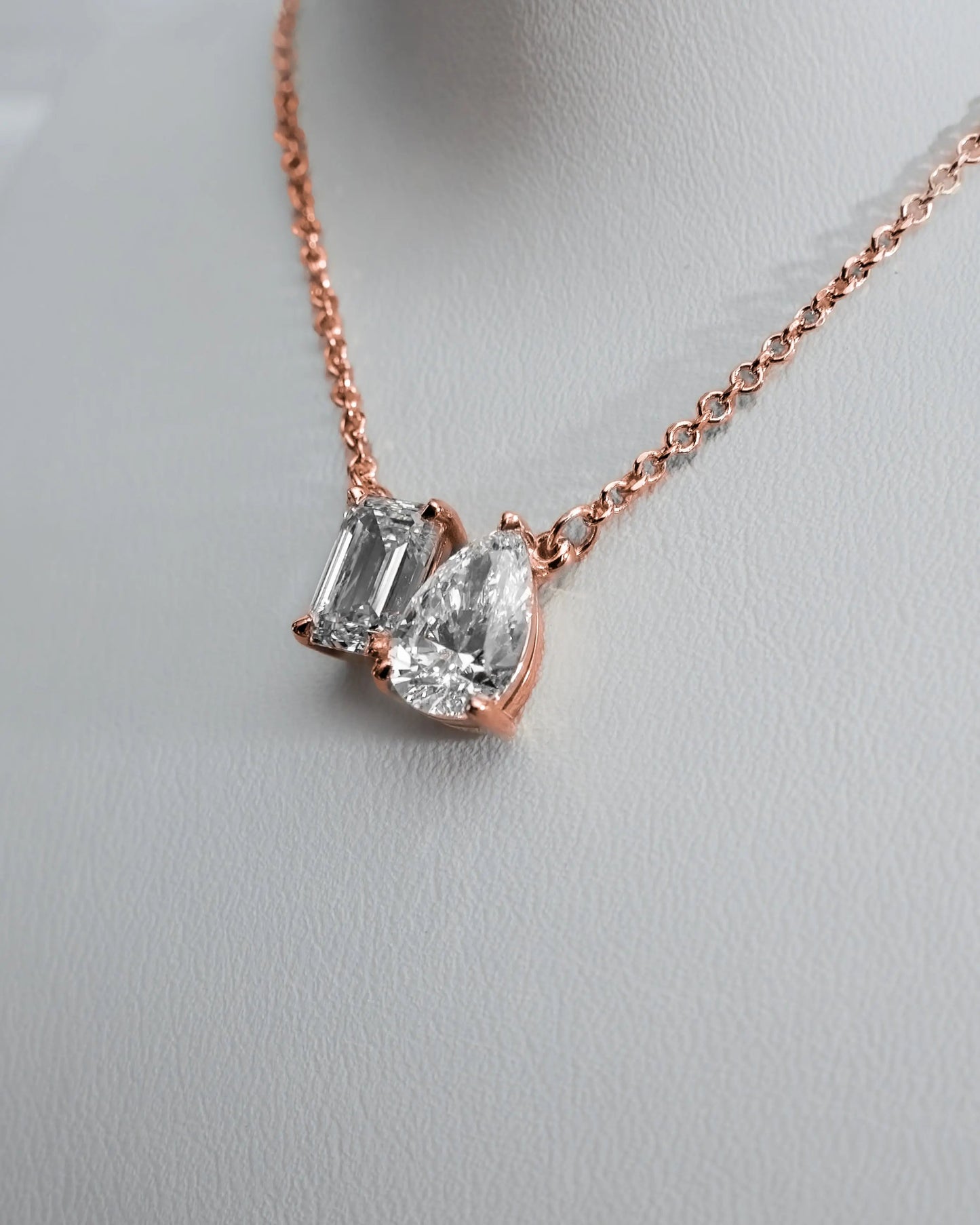 Toi Et Moi | Emerald & Pear Lab - Grown Diamond Pendant - 18k Rose Gold - Lester & Brown