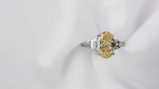 Solitaire, trilogy or hidden halo? How to choose your dream ring style