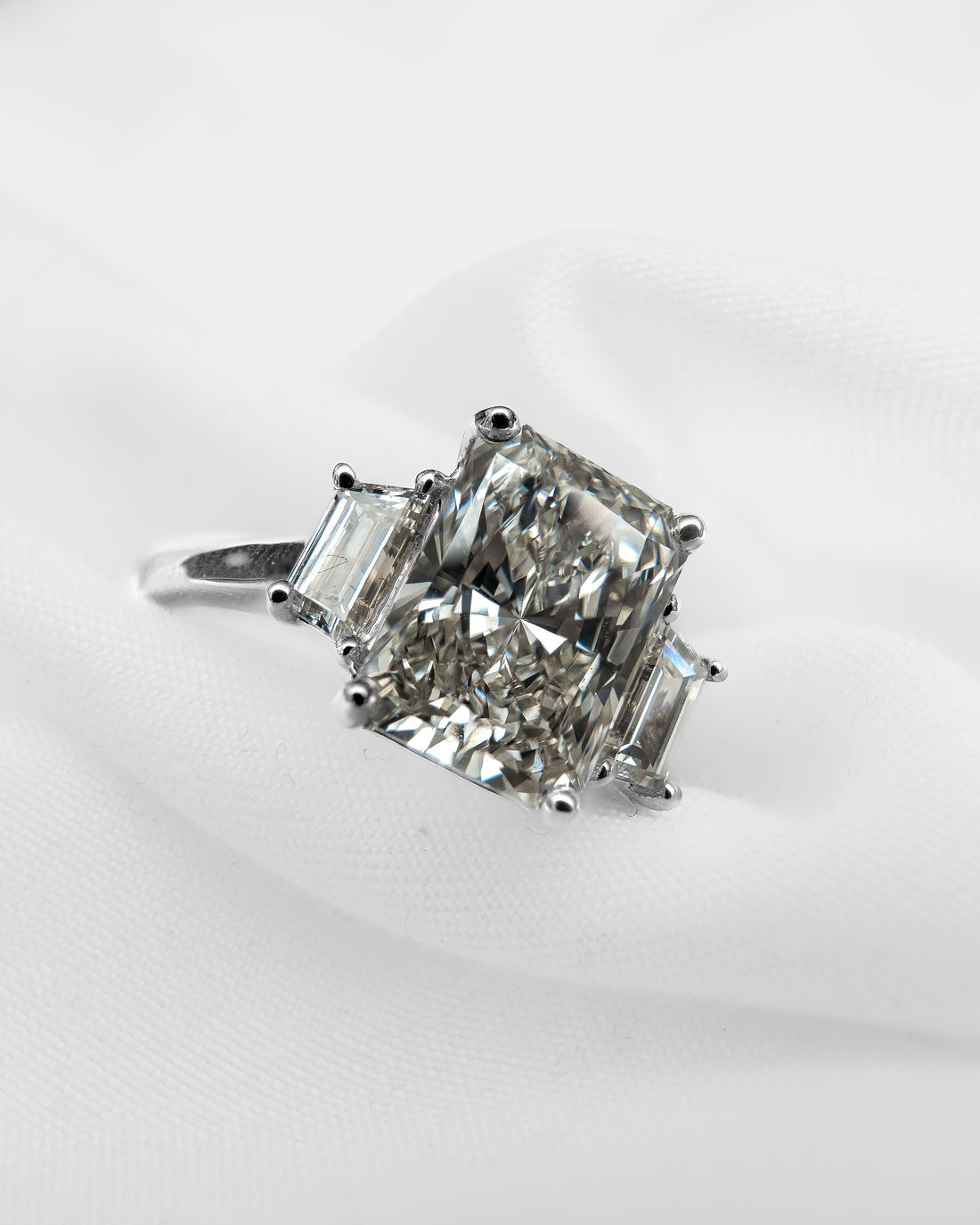 How to care for platinum and gold rings