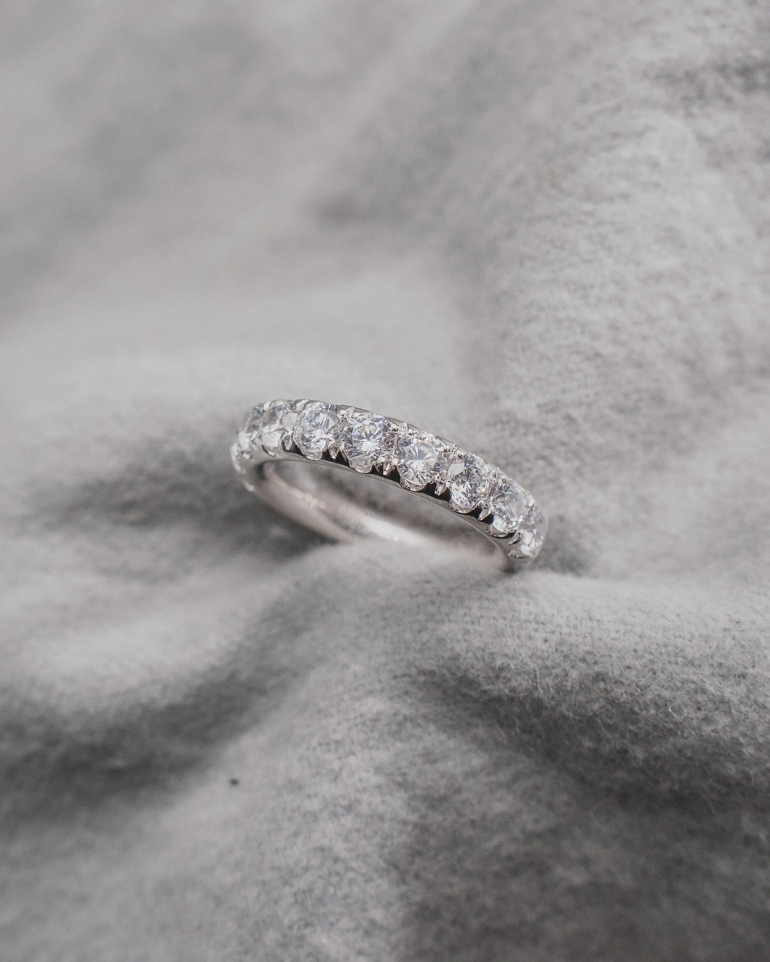 Eternity-Rings Lester & Brown