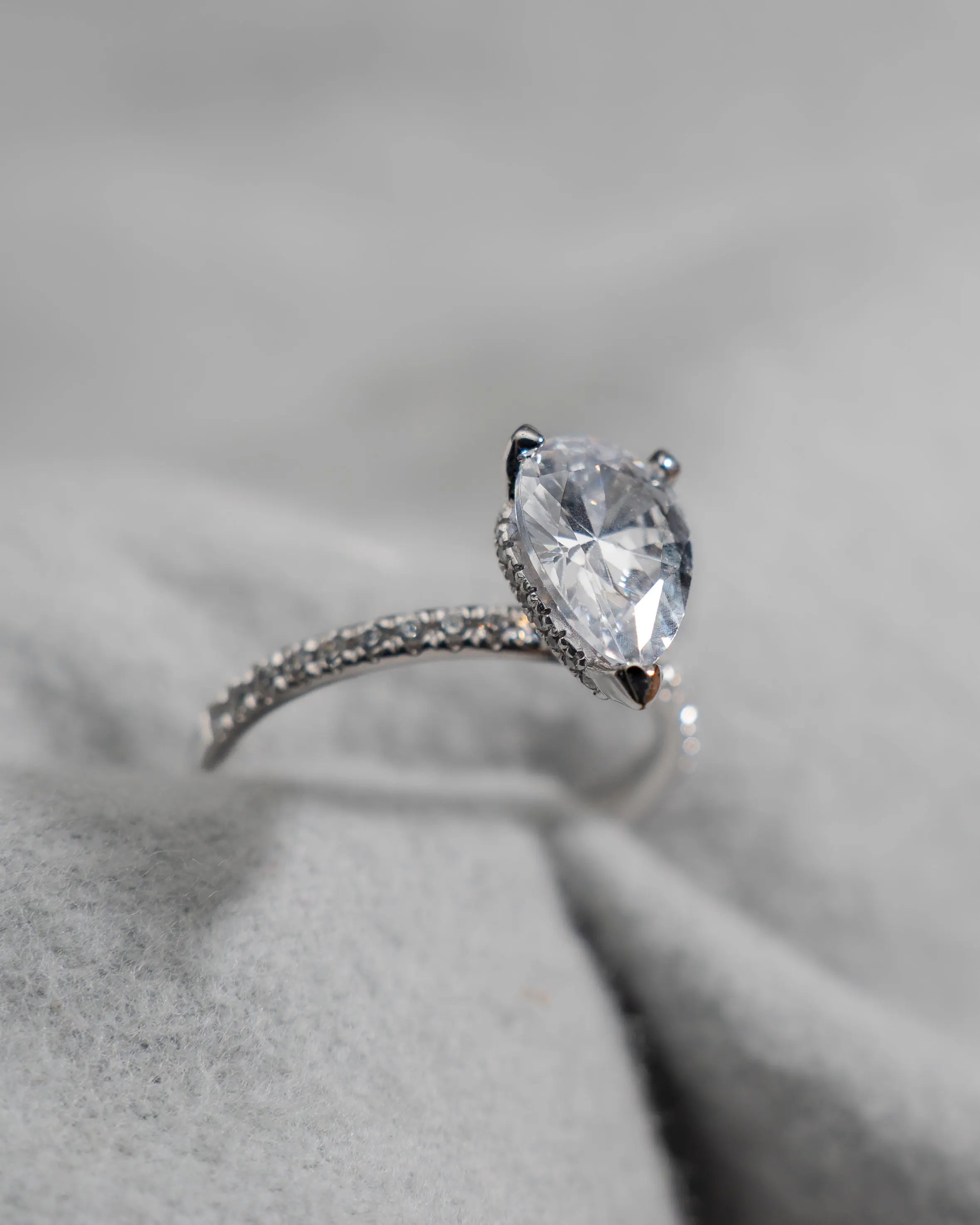 Lab grown diamond engagement ring collection – Lester & Brown