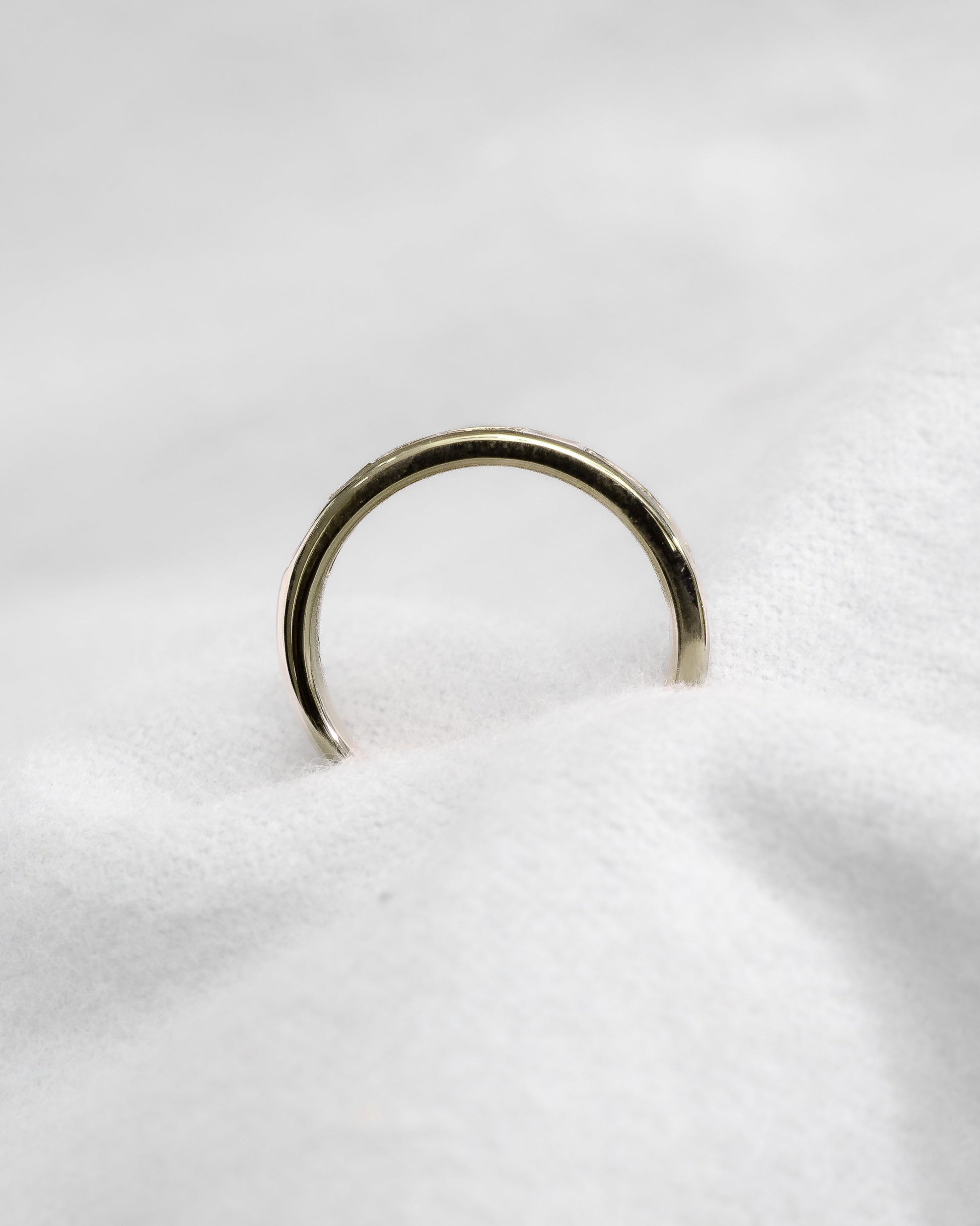 2.50mm Landscape Baguette Channel Set 50% - Lab - grown Diamond | 18K Yellow Gold - Lester & Brown