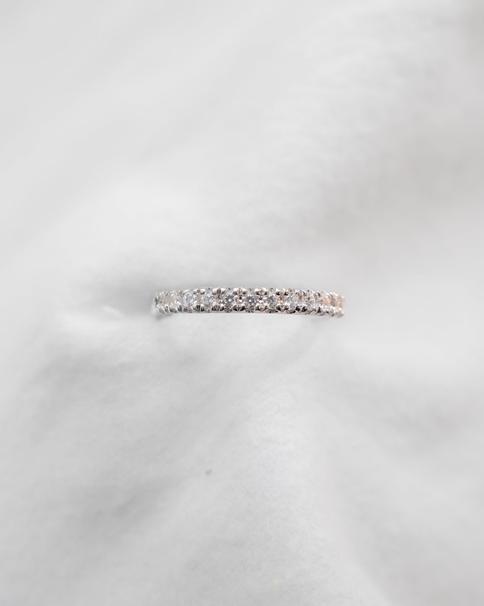 2mm Premium Micro Claw 50% - Lab - grown Diamond | 18k White Gold - Lester & Brown