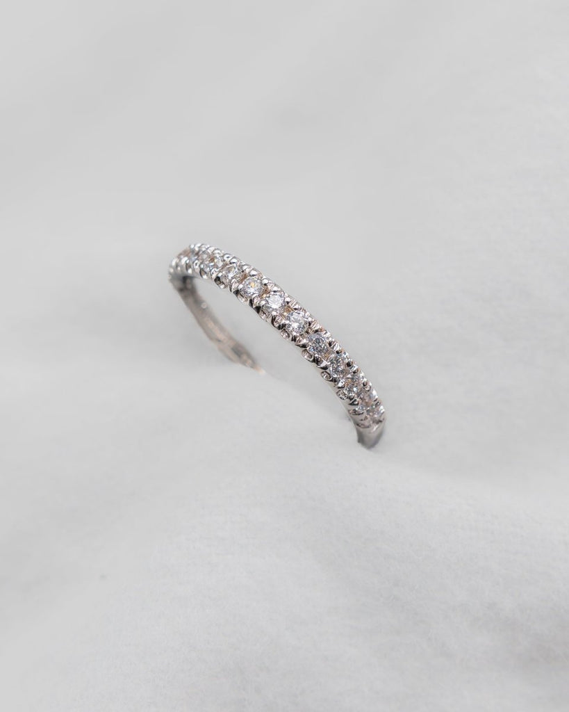 2mm Premium Micro Claw 50% - Lab - grown Diamond | 18k White Gold - Lester & Brown