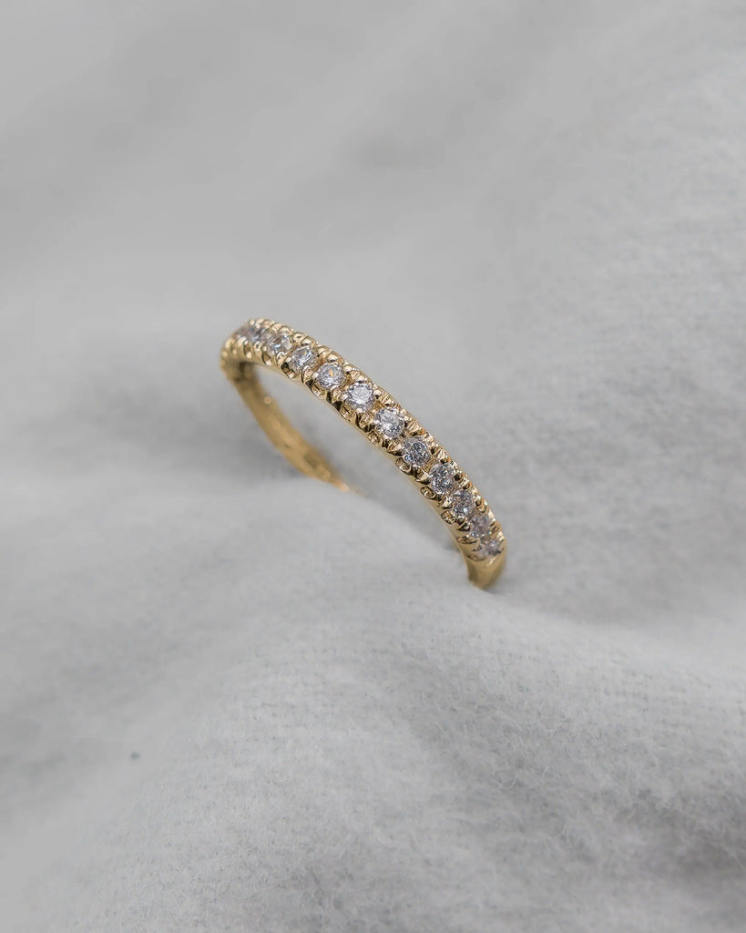 2mm Premium Micro Claw 50% - Lab - grown Diamond | 18k Yellow Gold - Lester & Brown