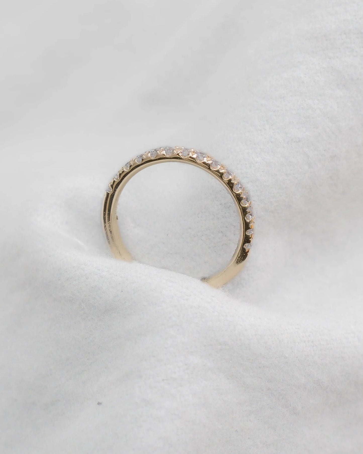 2mm Premium Micro Claw 50% - Lab - grown Diamond | 18k Yellow Gold - Lester & Brown
