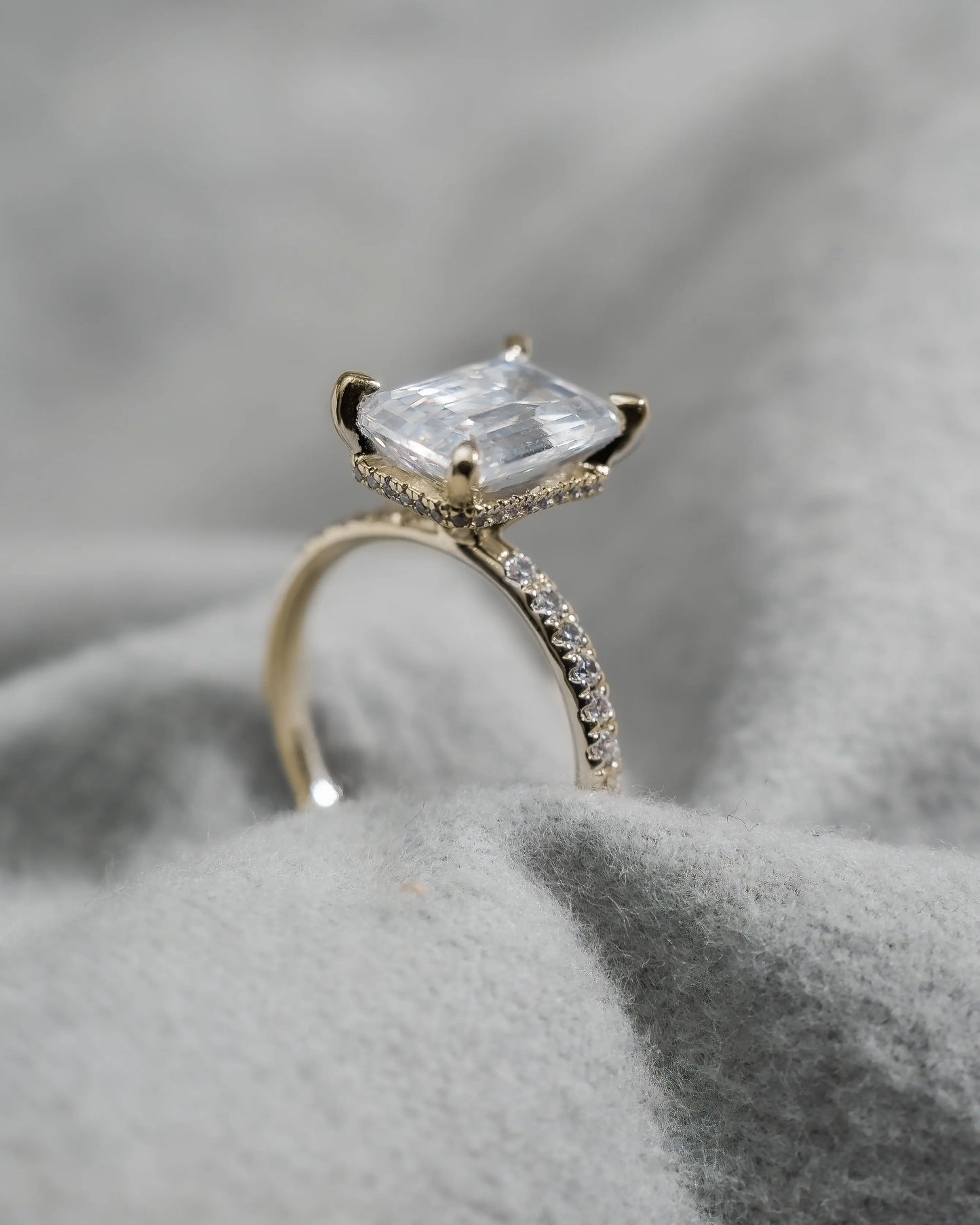 Emerald 18K Yellow Gold Lab Grown Diamond Set Shoulders (Hidden Halo) My Store