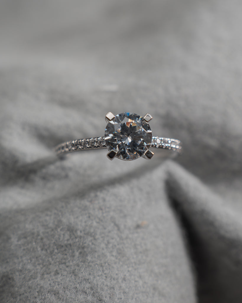 Round Platinum Lab Grown Diamond Set Shoulders