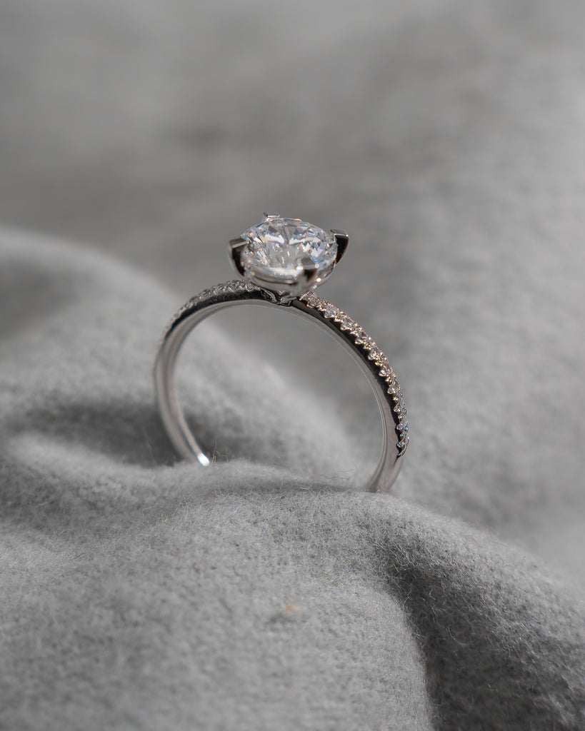 Round Platinum Lab Grown Diamond Set Shoulders