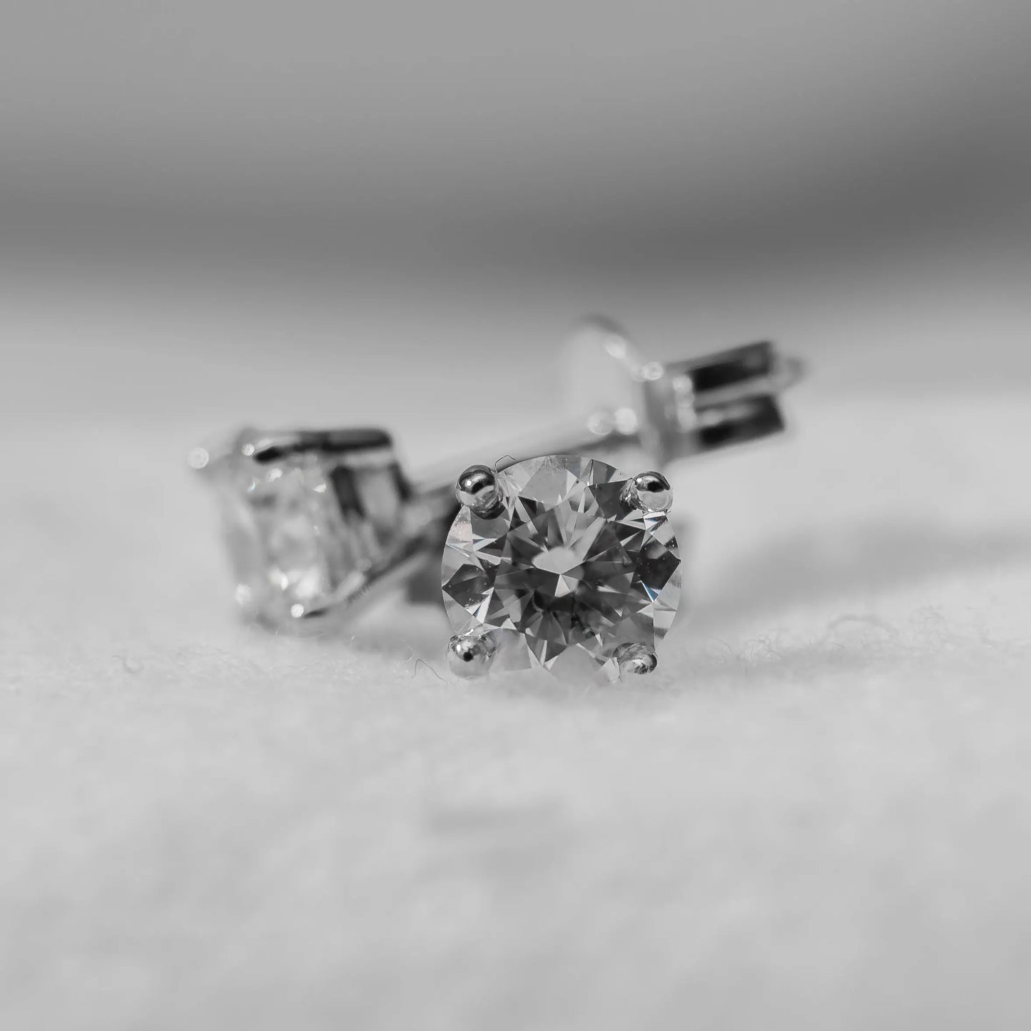 Round Lab Grown Diamond Stud Earrings | Platinum Lester & Brown