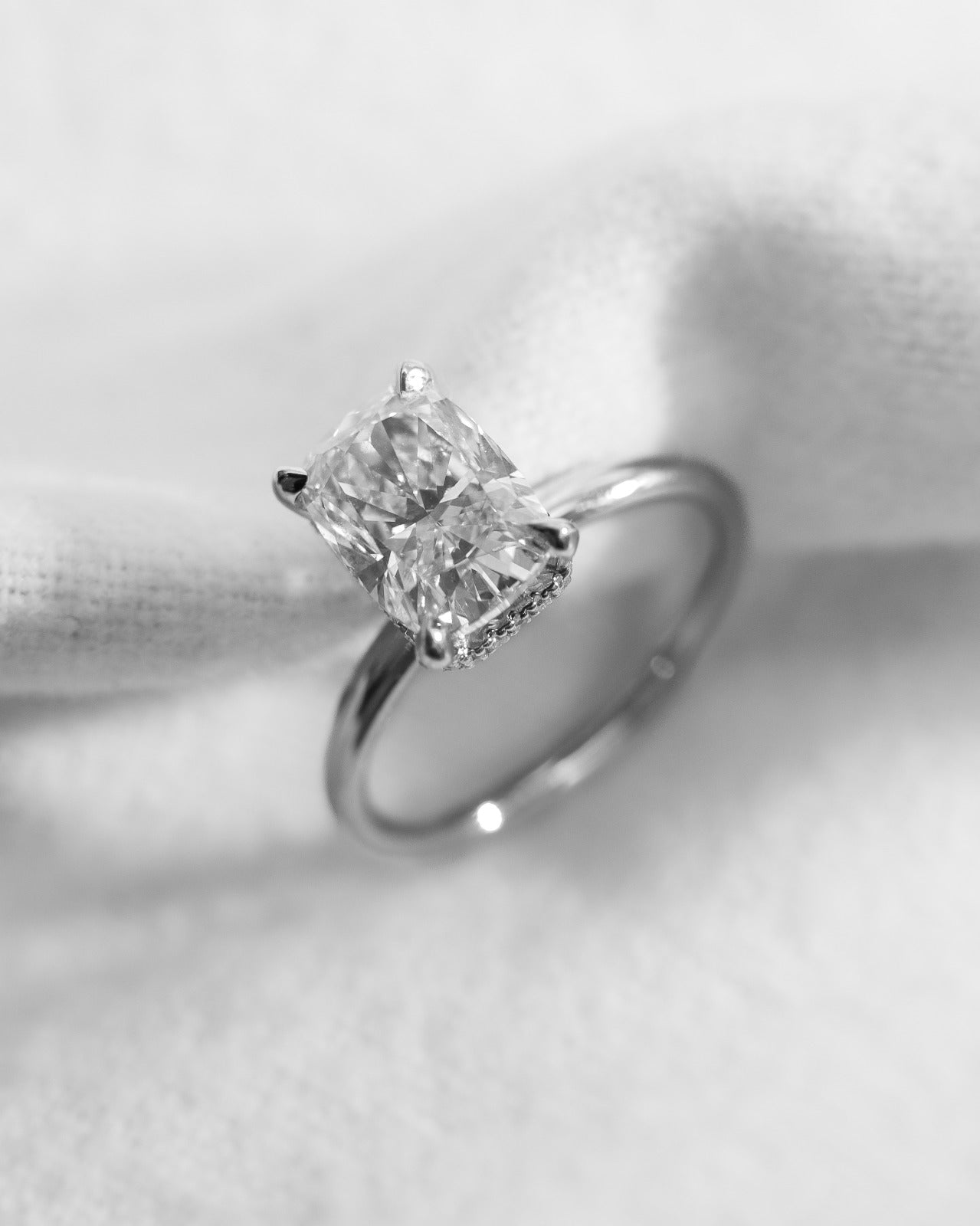 Elongated Cushion Lab Grown Diamond (Hidden Halo) | Platinum - Lester & Brown