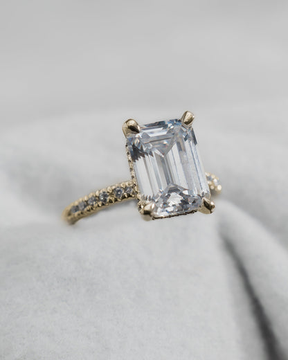 Emerald 18K Yellow Gold Lab Grown Diamond Set Shoulders (Hidden Halo) - Lester & Brown