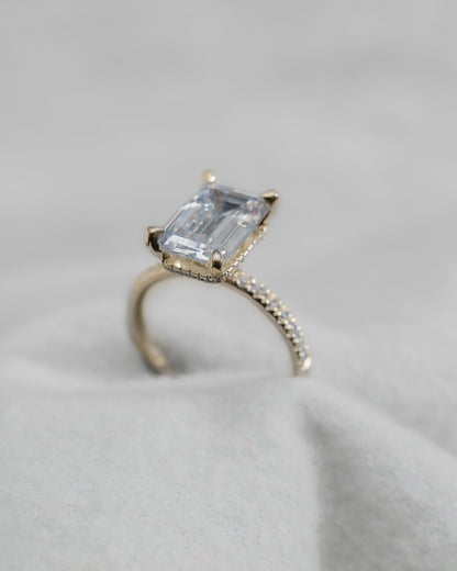 Emerald 18K Yellow Gold Lab Grown Diamond Set Shoulders (Hidden Halo) - Lester & Brown