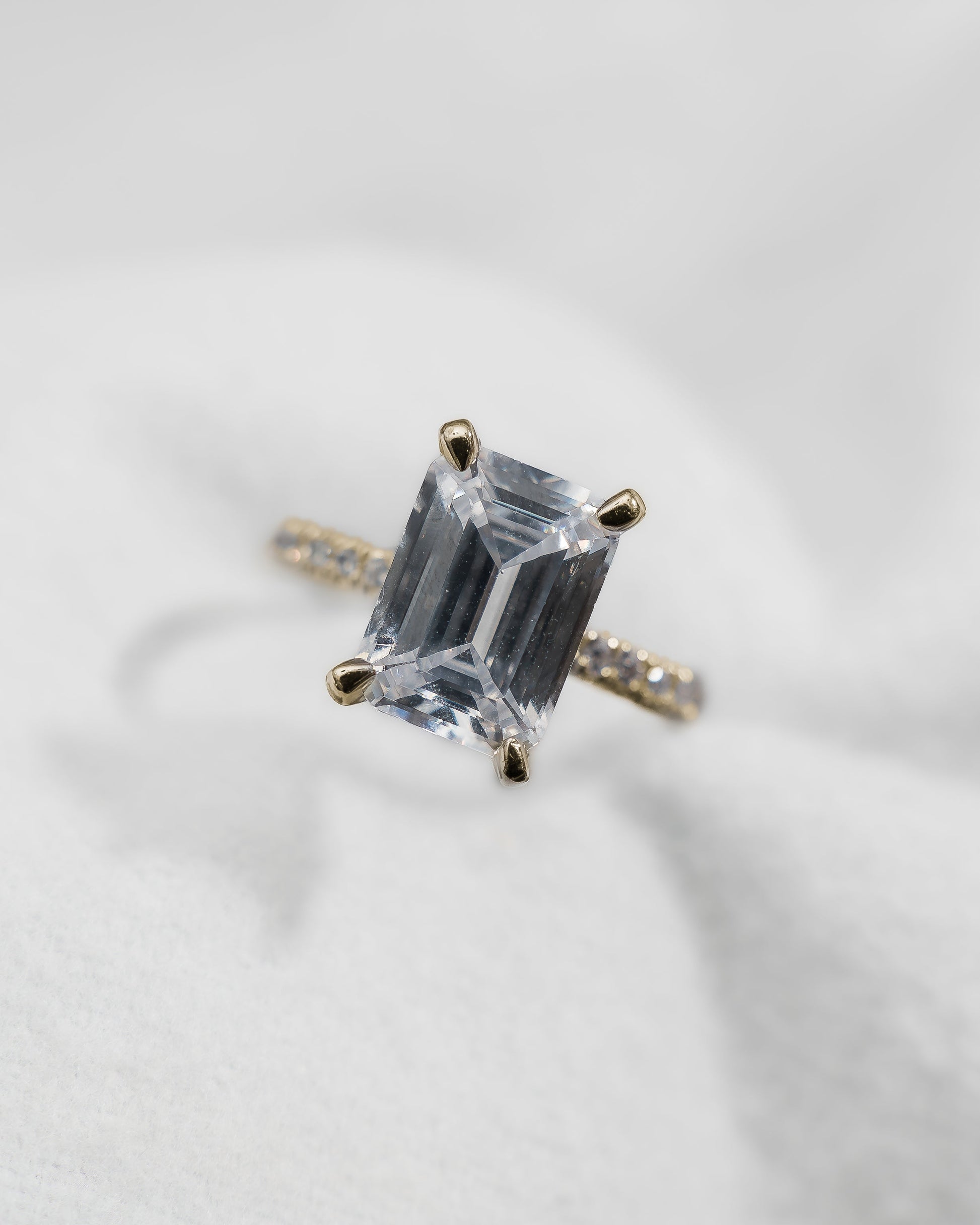 Emerald 18K Yellow Gold Lab Grown Diamond Set Shoulders (Hidden Halo) - Lester & Brown