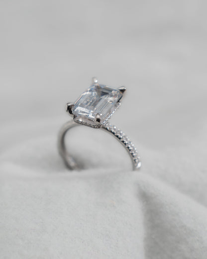 Emerald Platinum Lab Grown Diamond Set Shoulders (Hidden Halo) - Lester & Brown