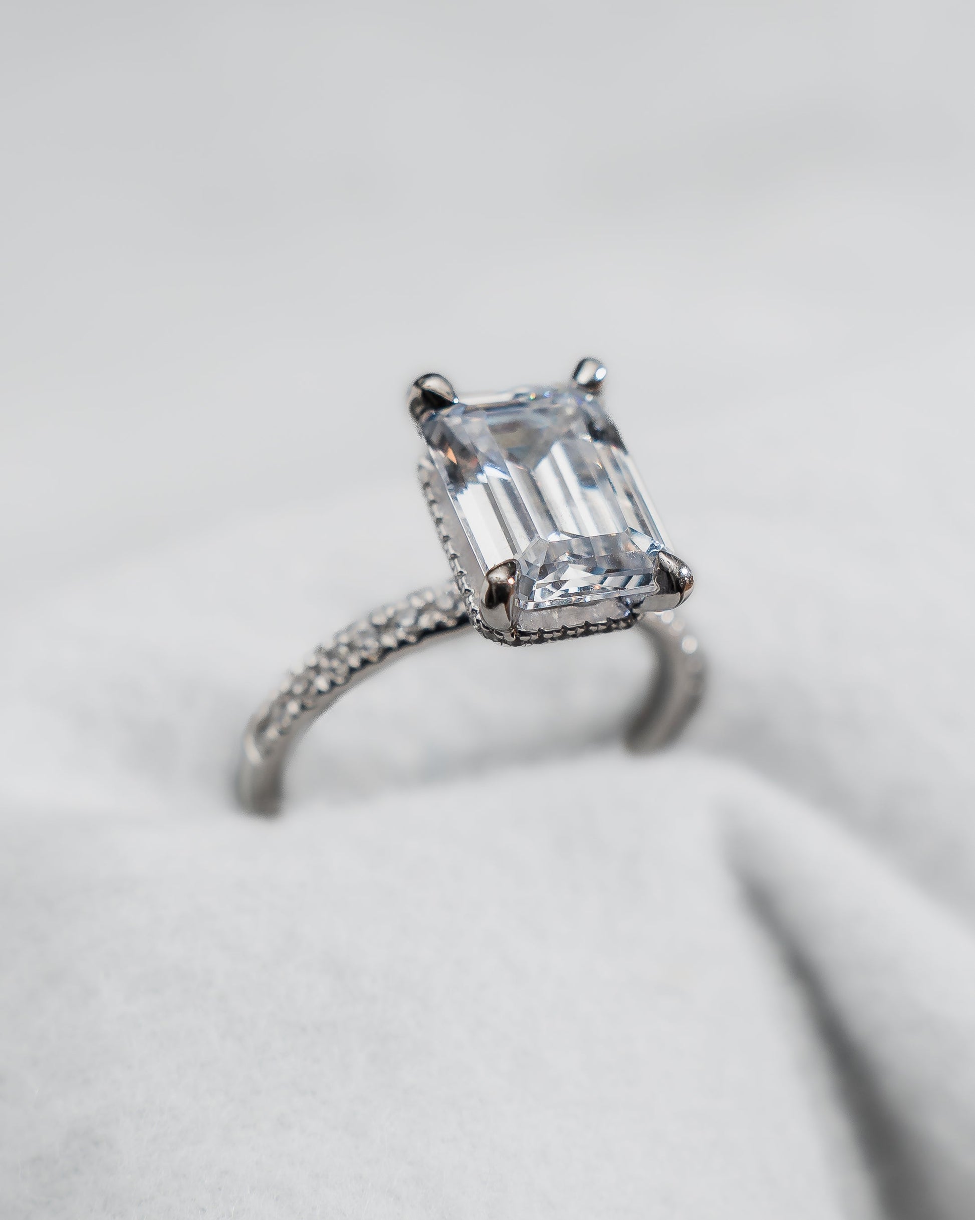 Emerald Platinum Lab Grown Diamond Set Shoulders (Hidden Halo) - Lester & Brown