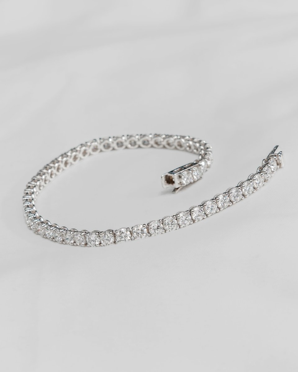 Lab - grown 8.00ct Round Diamond Tennis Bracelet | 18k White Gold - Lester & Brown