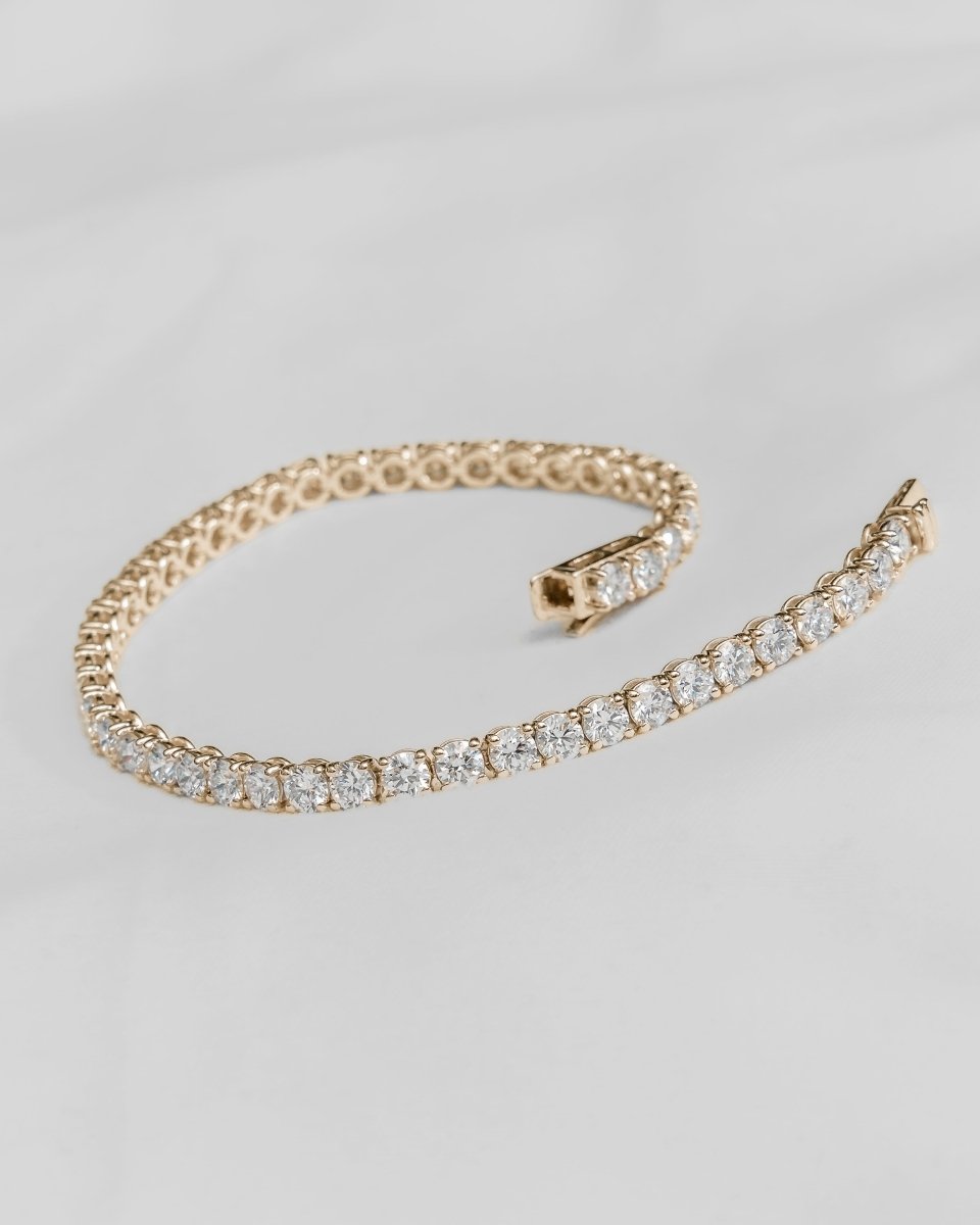 Lab - grown 8.00ct Round Diamond Tennis Bracelet | 18k Yellow Gold - Lester & Brown