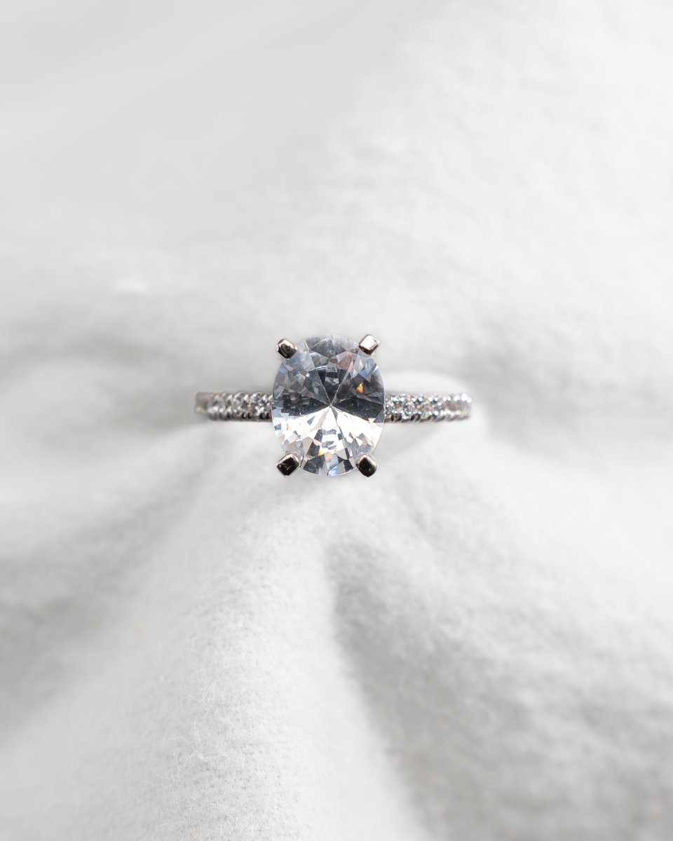 Oval Platinum Lab Grown Diamond Set Shoulders - Lester & Brown