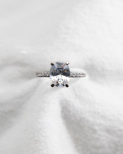 Oval Platinum Lab Grown Diamond Set Shoulders - Lester & Brown