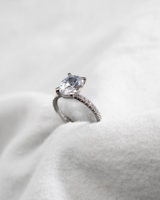 Oval Platinum Lab Grown Diamond Set Shoulders - Lester & Brown