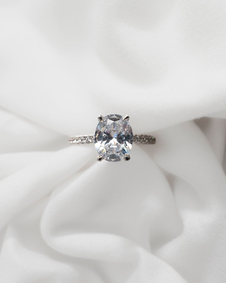 Oval Platinum Lab Grown Diamond Set Shoulders (Hidden Halo) - Lester & Brown