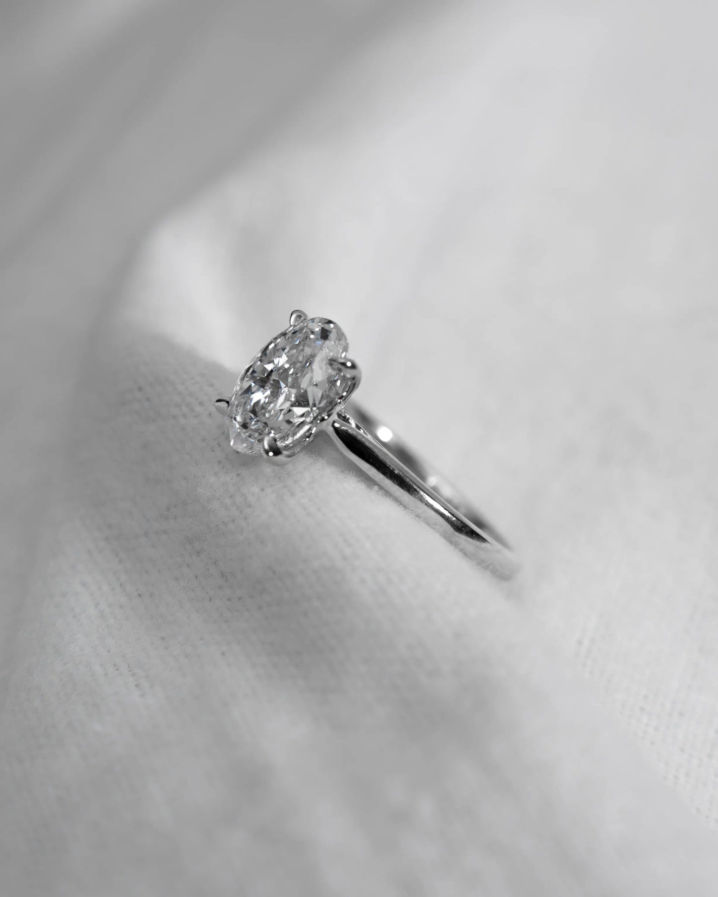 Oval Platinum Lab Grown Diamond Solitaire - Lester & Brown