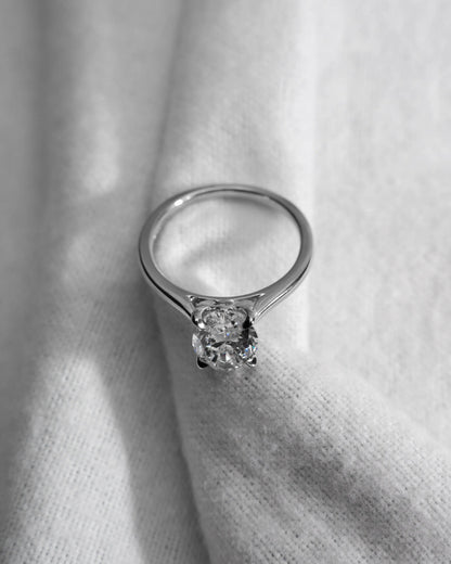 Oval Platinum Lab Grown Diamond Solitaire - Lester & Brown